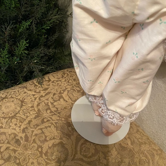 Ballerina Rabbit with Stand - Picture 3 of 11